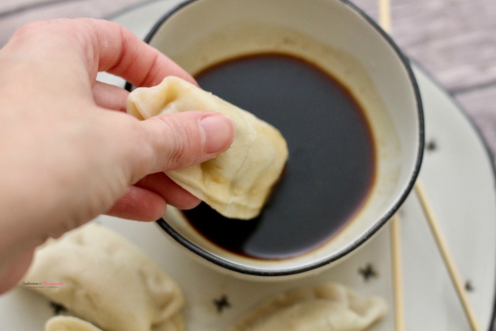 Dipping Ling Ling Potsticker