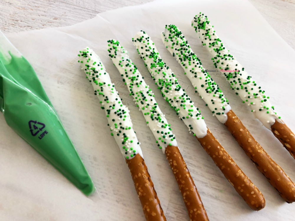 White and Green Chocolate Covered Pretzels Recipe Green Chocolate Piping Bag