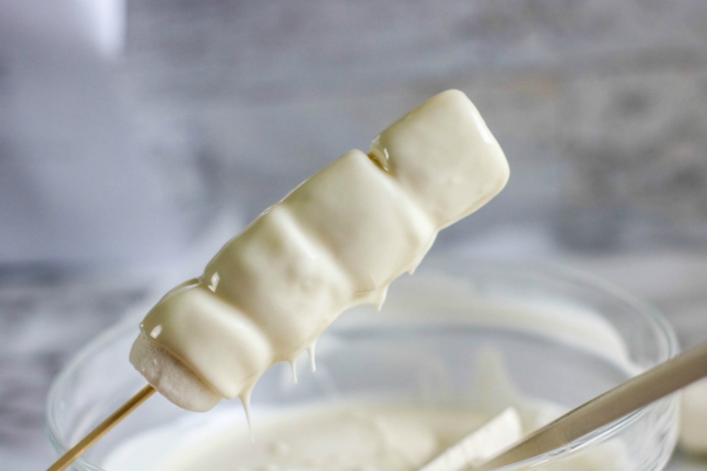 Frozen Marshmallow Pops Step 2