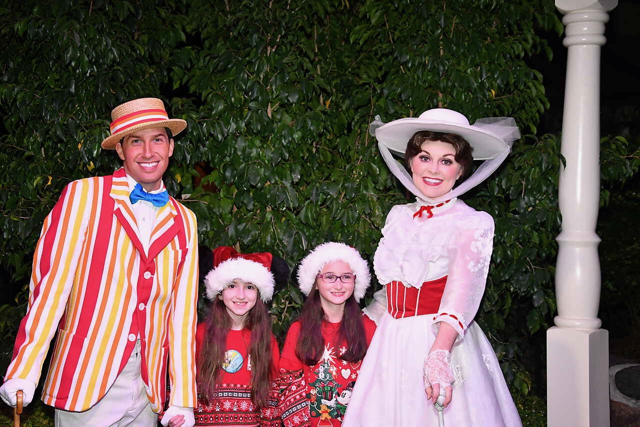 Mickey's Very Merry Christmas Party with Mary Poppins and Bert